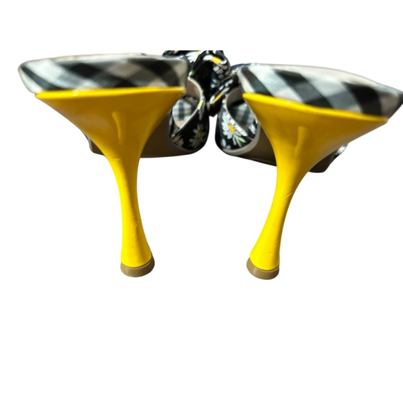 Women's Betsey Johnson Daisy Gingham Bow Heels Black White Yellow 8M - Picture 9 of 9